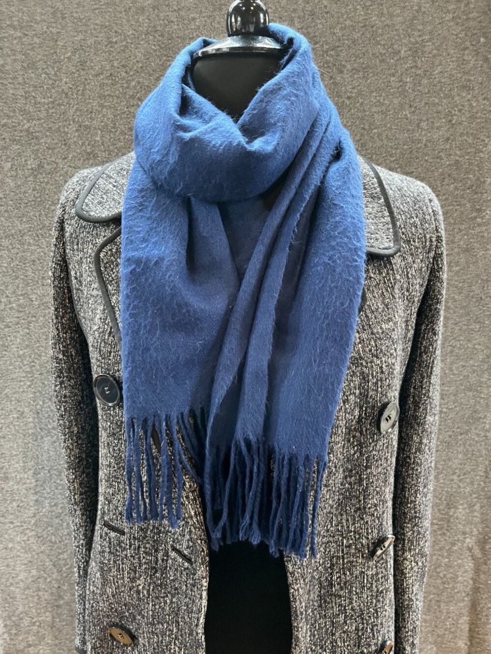 12.5x62 Vintage Scottish 100% cashmere deep navy blue made in scotland 4" fringe